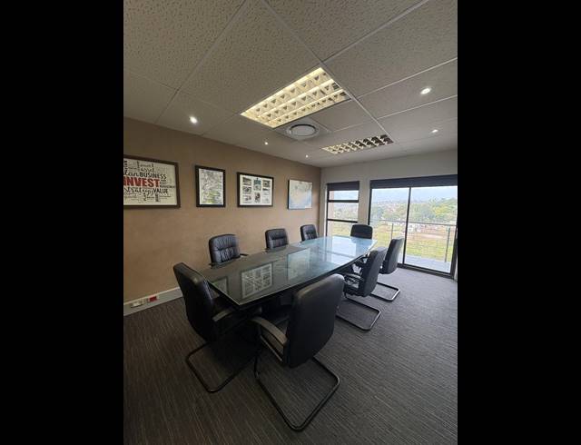 153M² OFFICE TO LET IN WESTVILLE